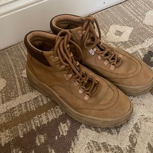 Lightly worn Steve Madden boots